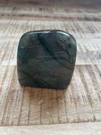 Labrador sculptuur gepolijst 6 cm