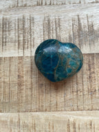 Blauwe apatiet hart 7 cm