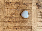 Witte opaal hanger hartje