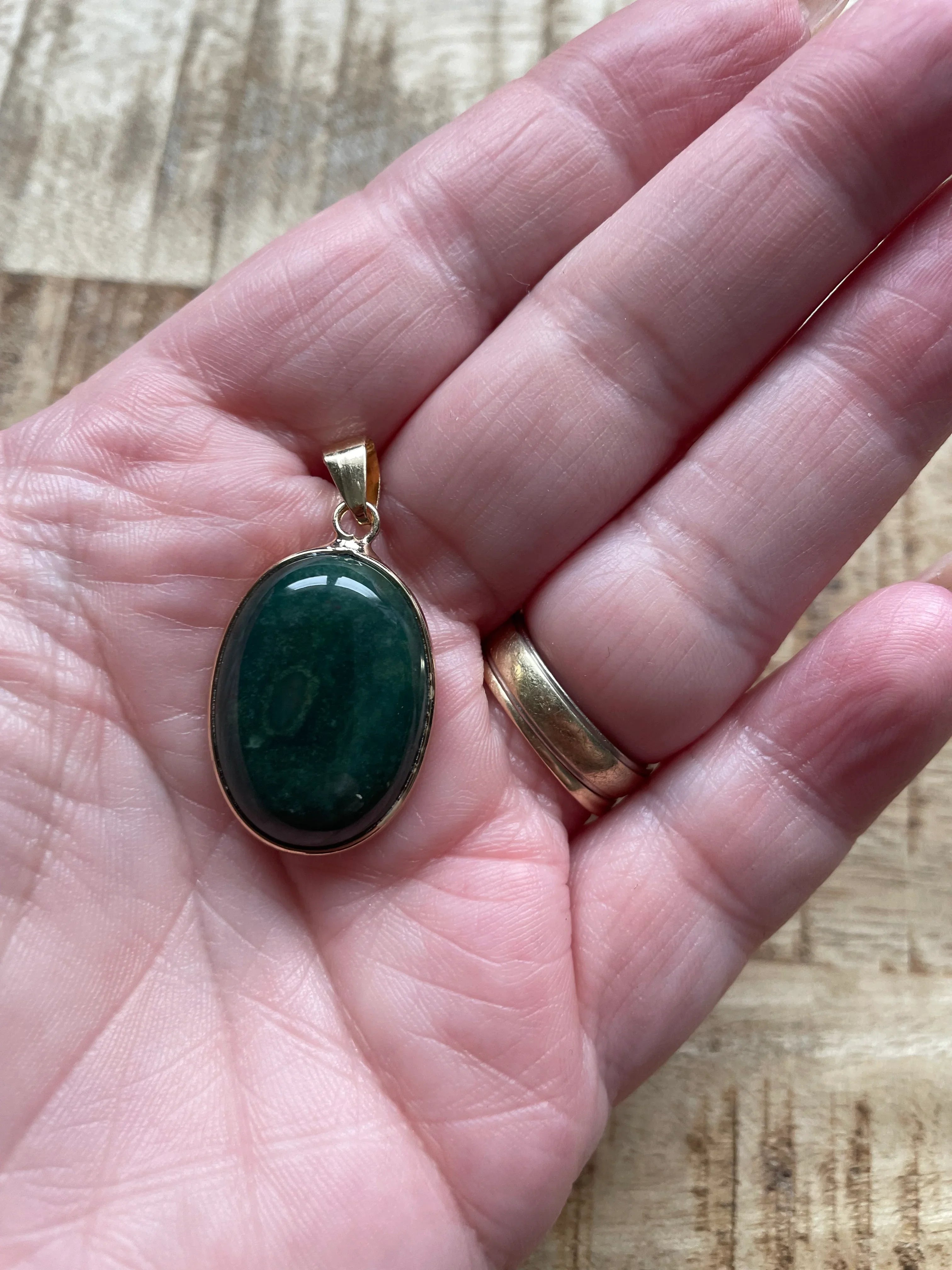 Jade hanger goudkleuring