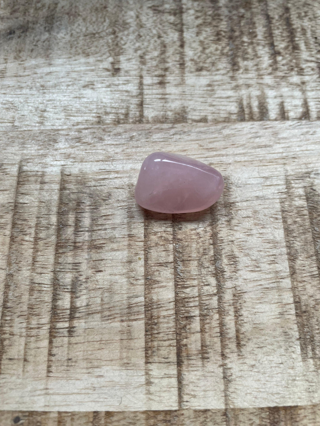 Rozenkwarts trommelsteen
