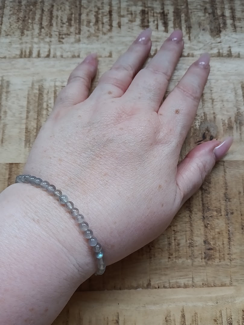 Labradoriet AA kogelarmband 4 mm kralen