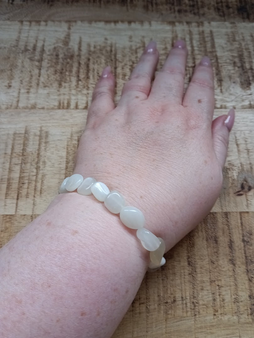 Witte maansteen splitarmband 10-12 mm