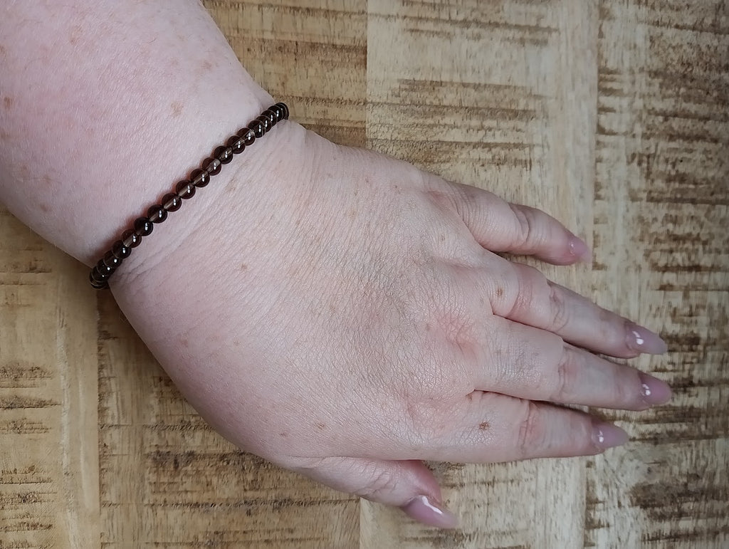 Rookkwarts kogelarmband 4 mm kralen