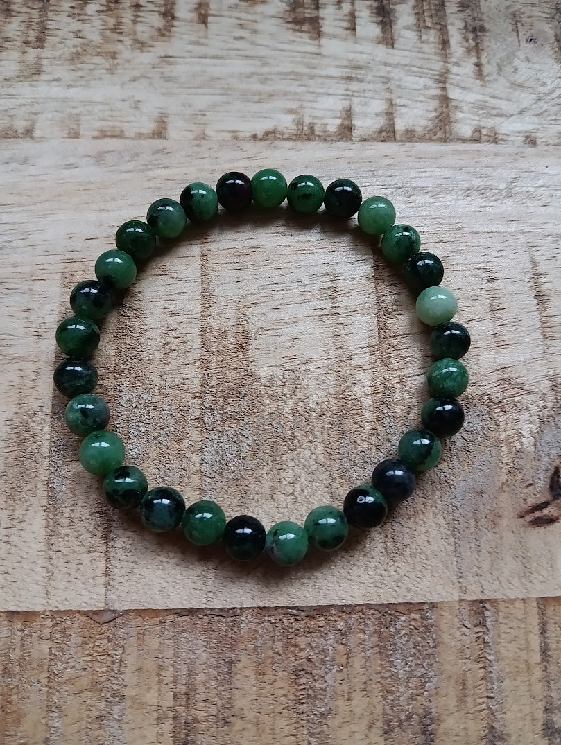 Robijn in Zoisiet kogelarmband 6 mm kralen