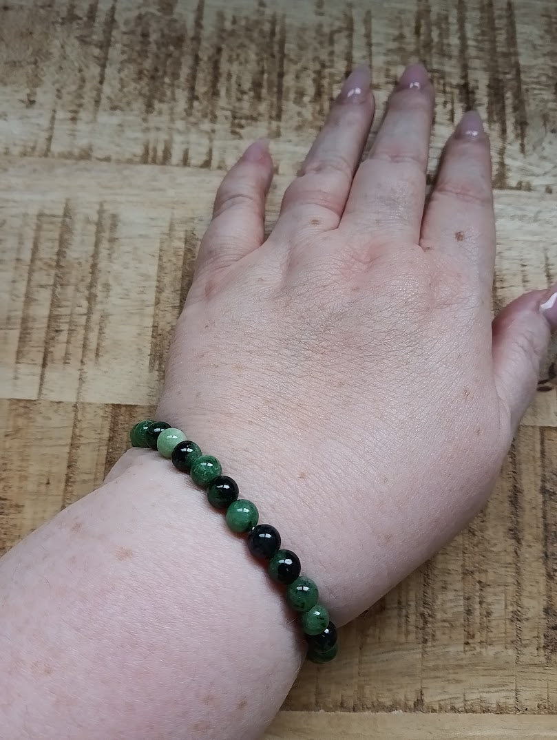 Robijn in Zoisiet kogelarmband 6 mm kralen